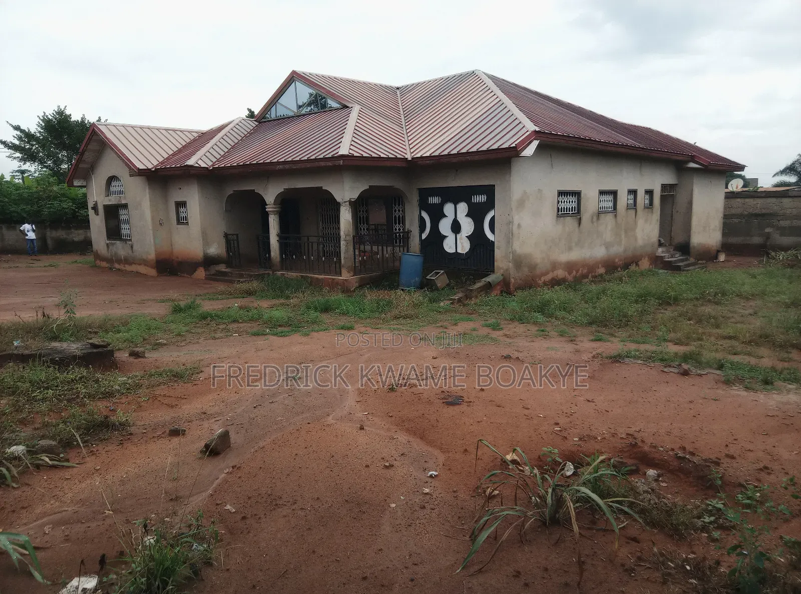5bdrm House in Brother K Estate, Kumasi Metropolitan for sale