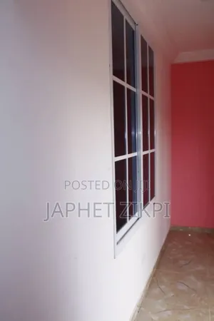 18bdrm Apartment in Kwabenya for sale