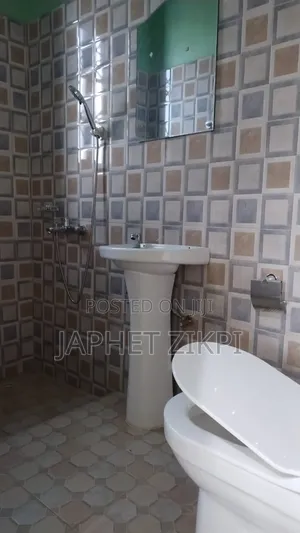 18bdrm Apartment in Kwabenya for sale