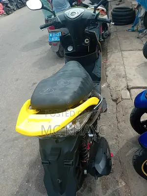 Kymco 2017 Yellow