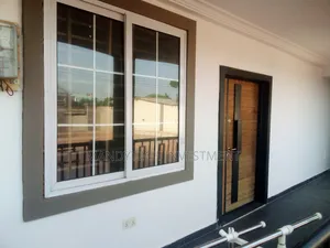 2bdrm Apartment in School Junction for rent