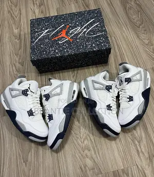 Air Jordan Retro 4 Midnight Navy