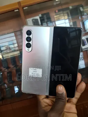 Samsung Galaxy Z Fold 3 256 GB Gold