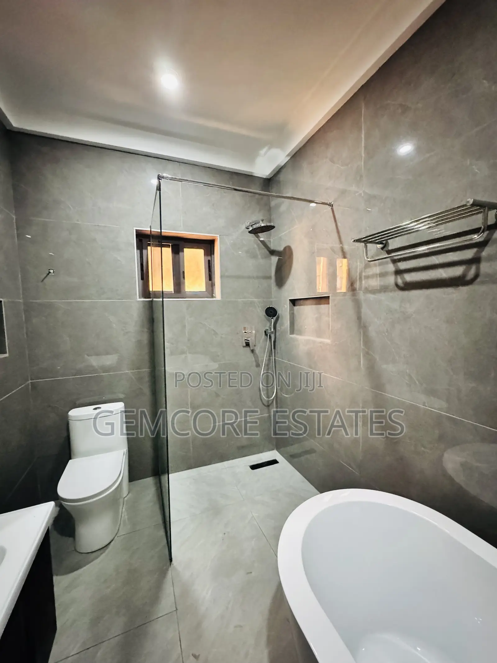 4bdrm House in Adjiringanor, East Legon for sale
