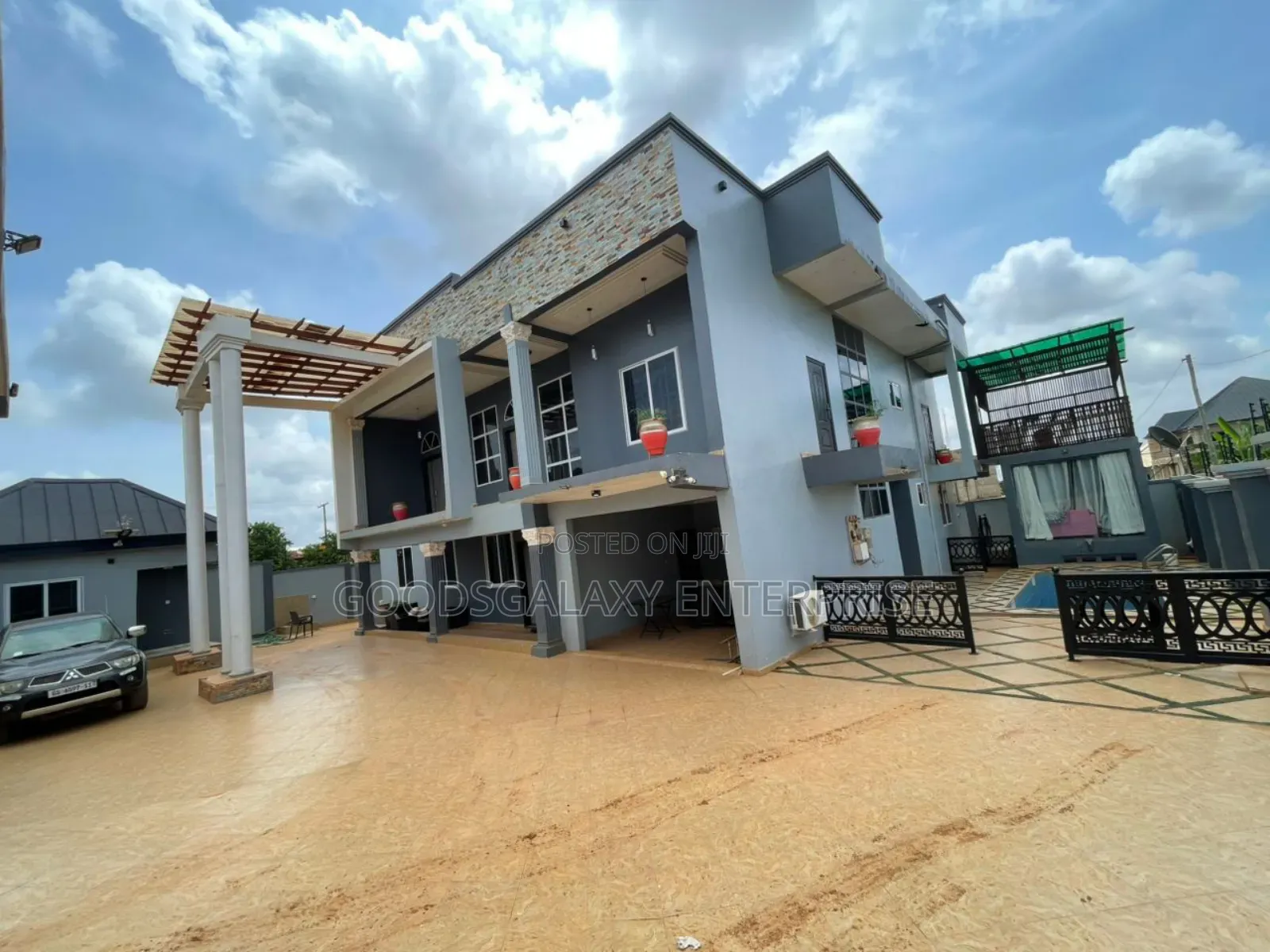 Furnished 6bdrm Mansion in Kumasi Metropolitan for sale