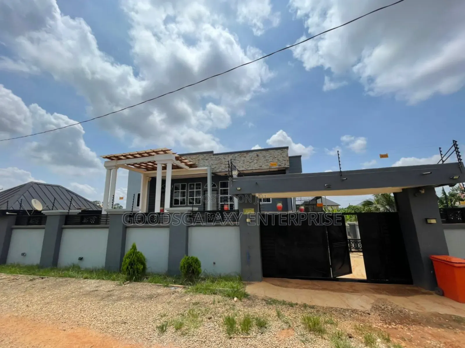 Furnished 6bdrm Mansion in Kumasi Metropolitan for sale