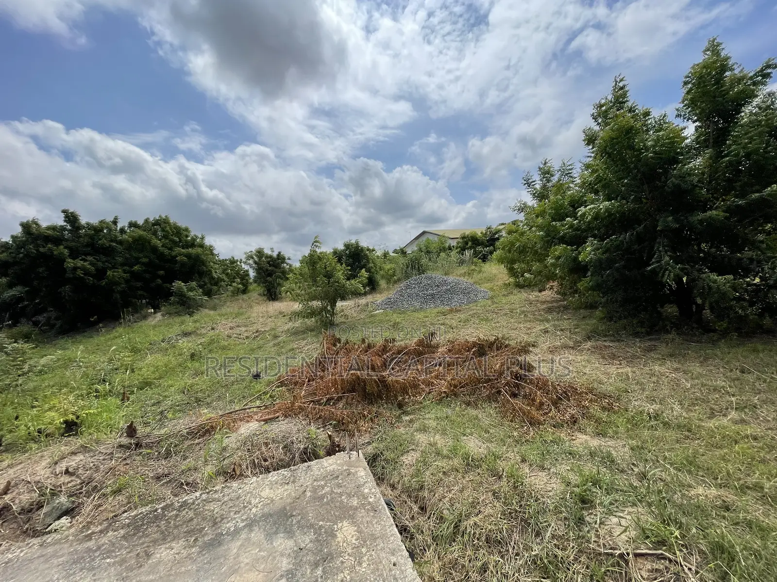 Titled Residential Land – 1 Acre Opposite Gb Oil, Abekope