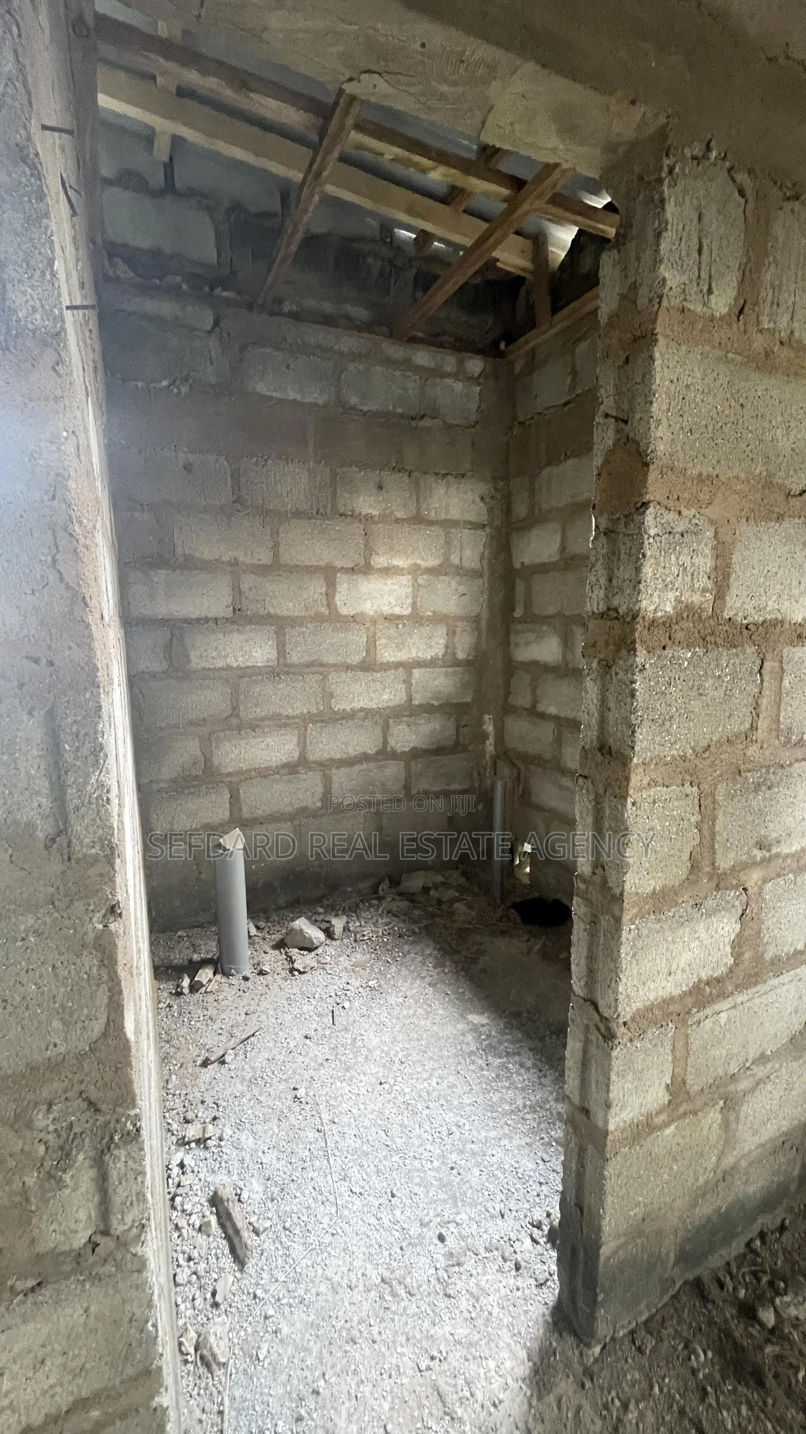 4bdrm House in Sefdard Real Estate, Amasaman for sale
