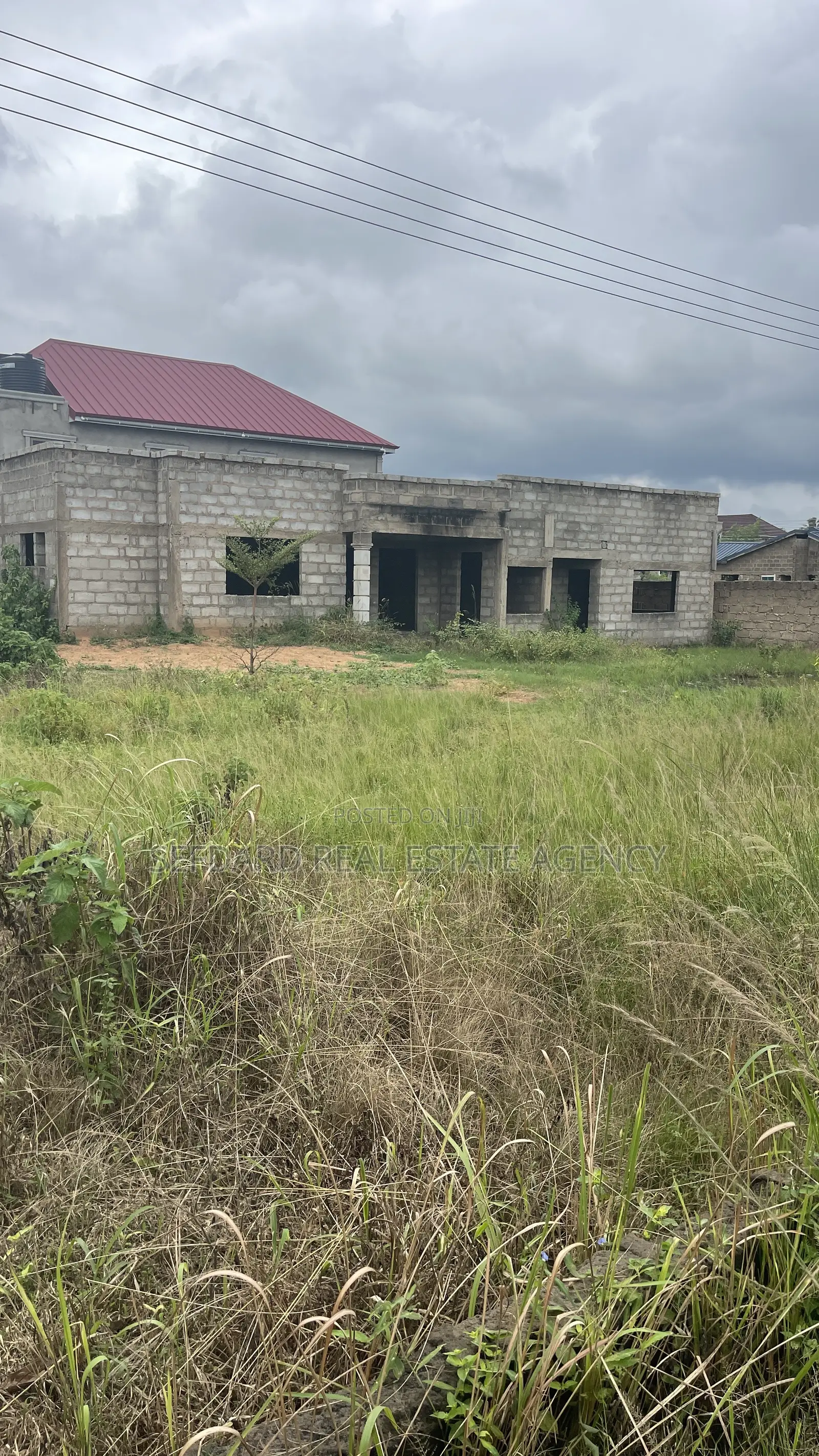 4bdrm House in Sefdard Real Estate, Amasaman for sale