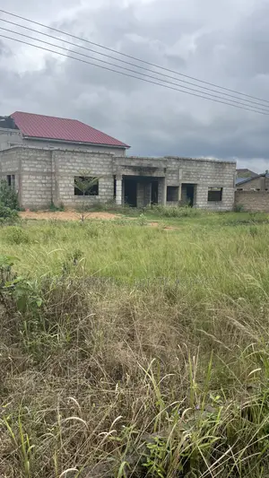 4bdrm House in Sefdard Real Estate, Amasaman for sale