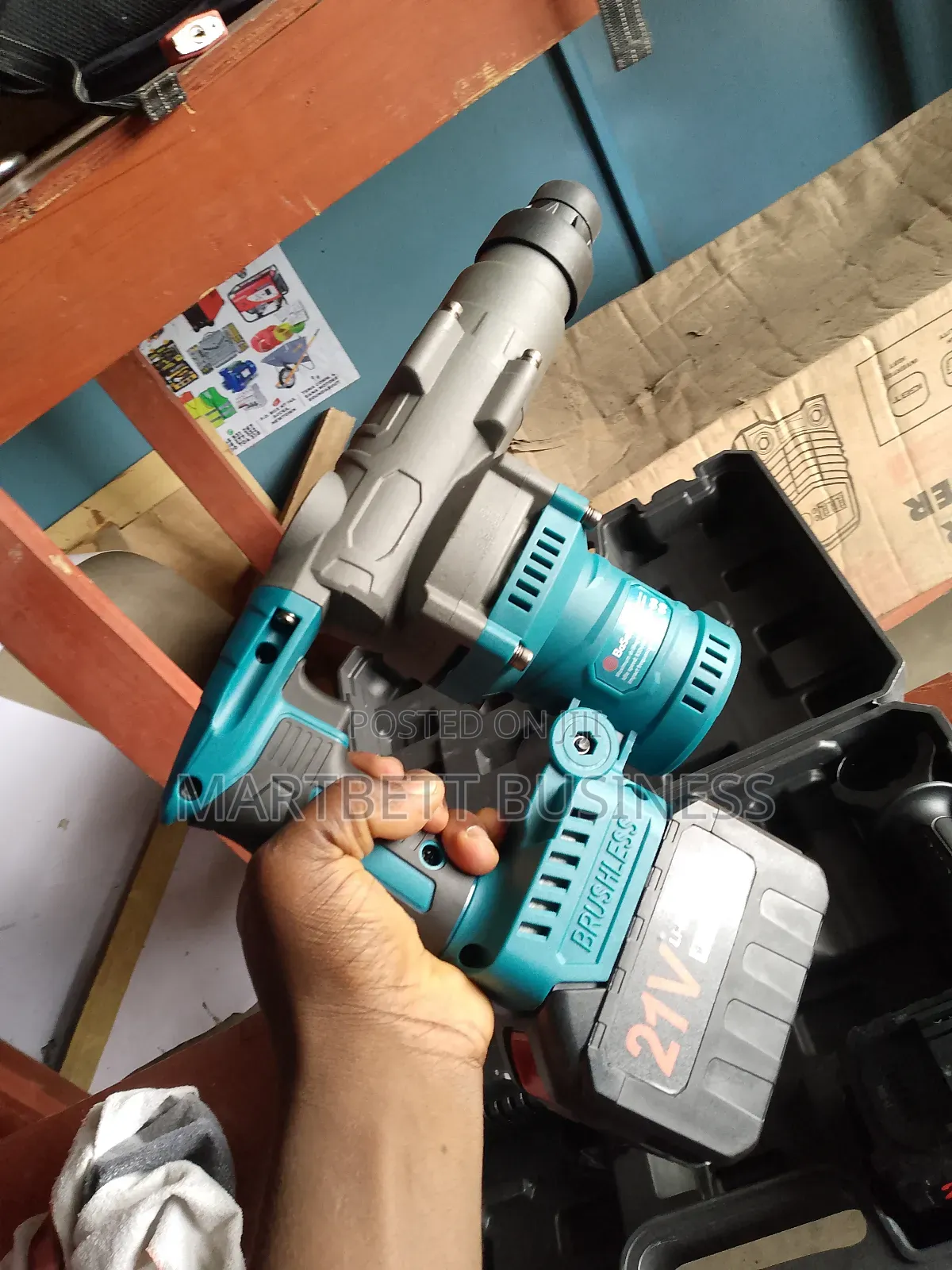 Concrete Chargeable Drilling Machine With 2 Batteries