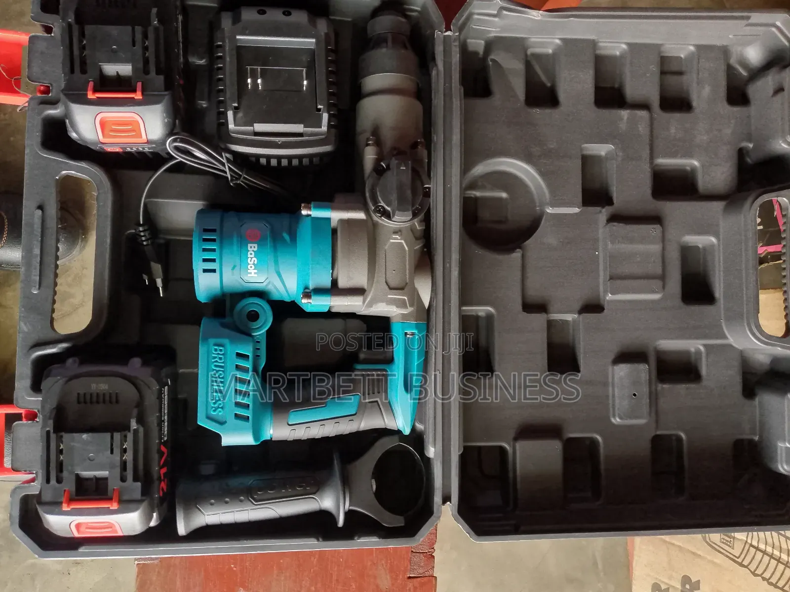 Concrete Chargeable Drilling Machine With 2 Batteries
