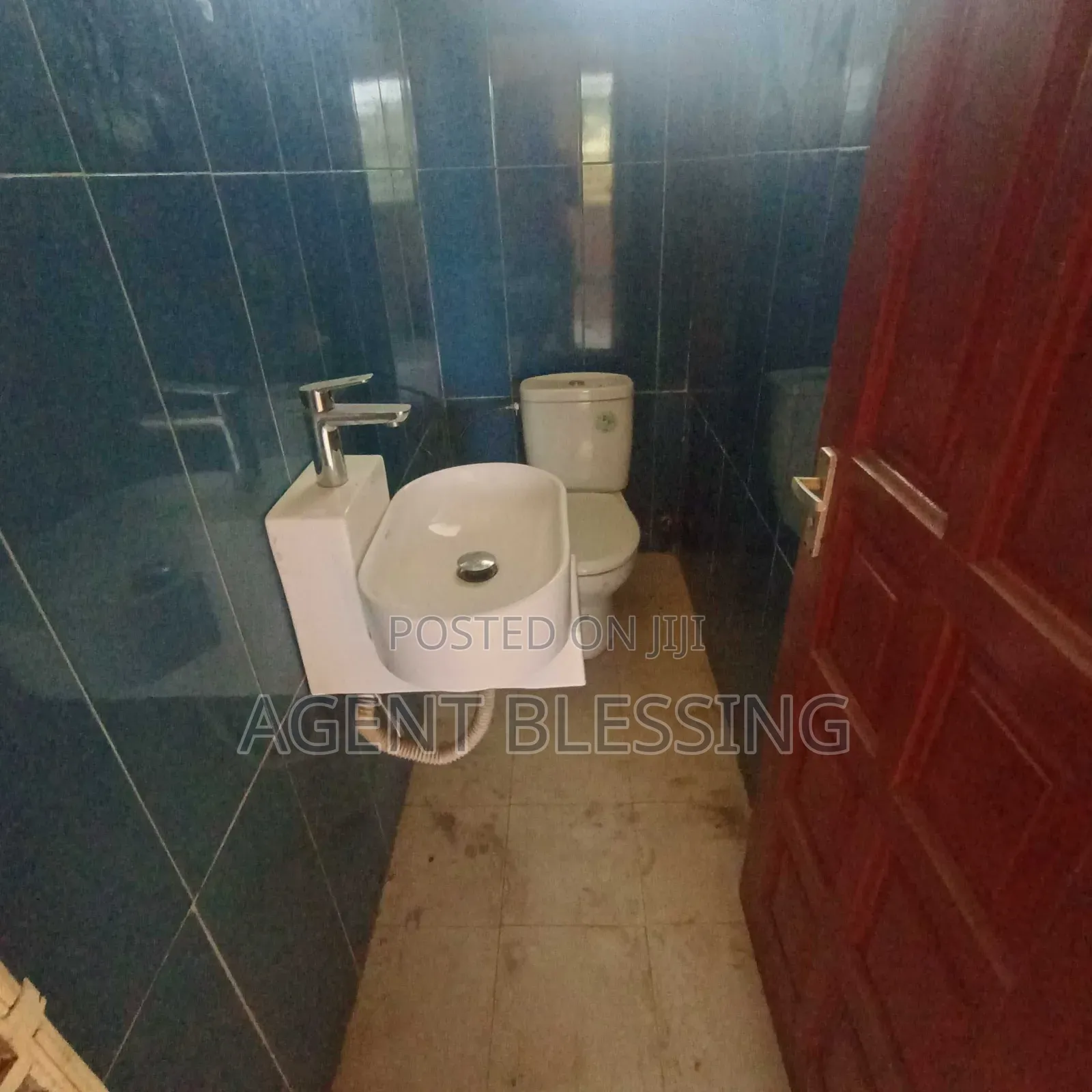 2bdrm Apartment in Community 25, Tema Metropolitan for rent
