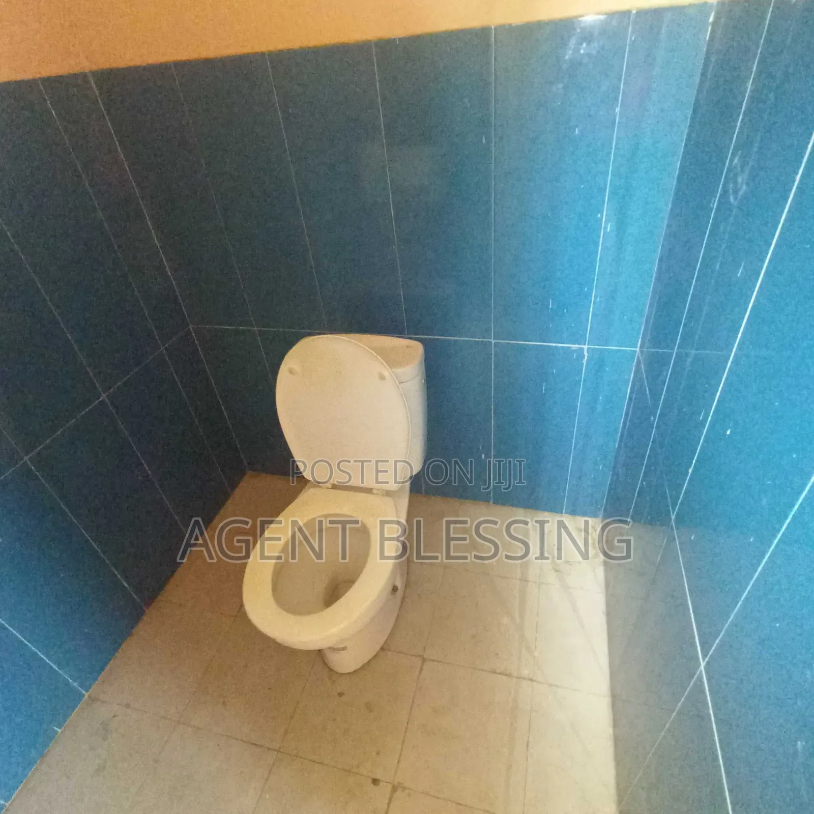 2bdrm Apartment in Community 25, Tema Metropolitan for rent