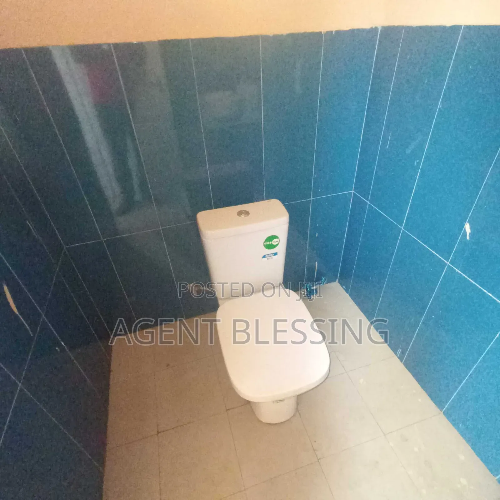 2bdrm Apartment in Community 25, Tema Metropolitan for rent