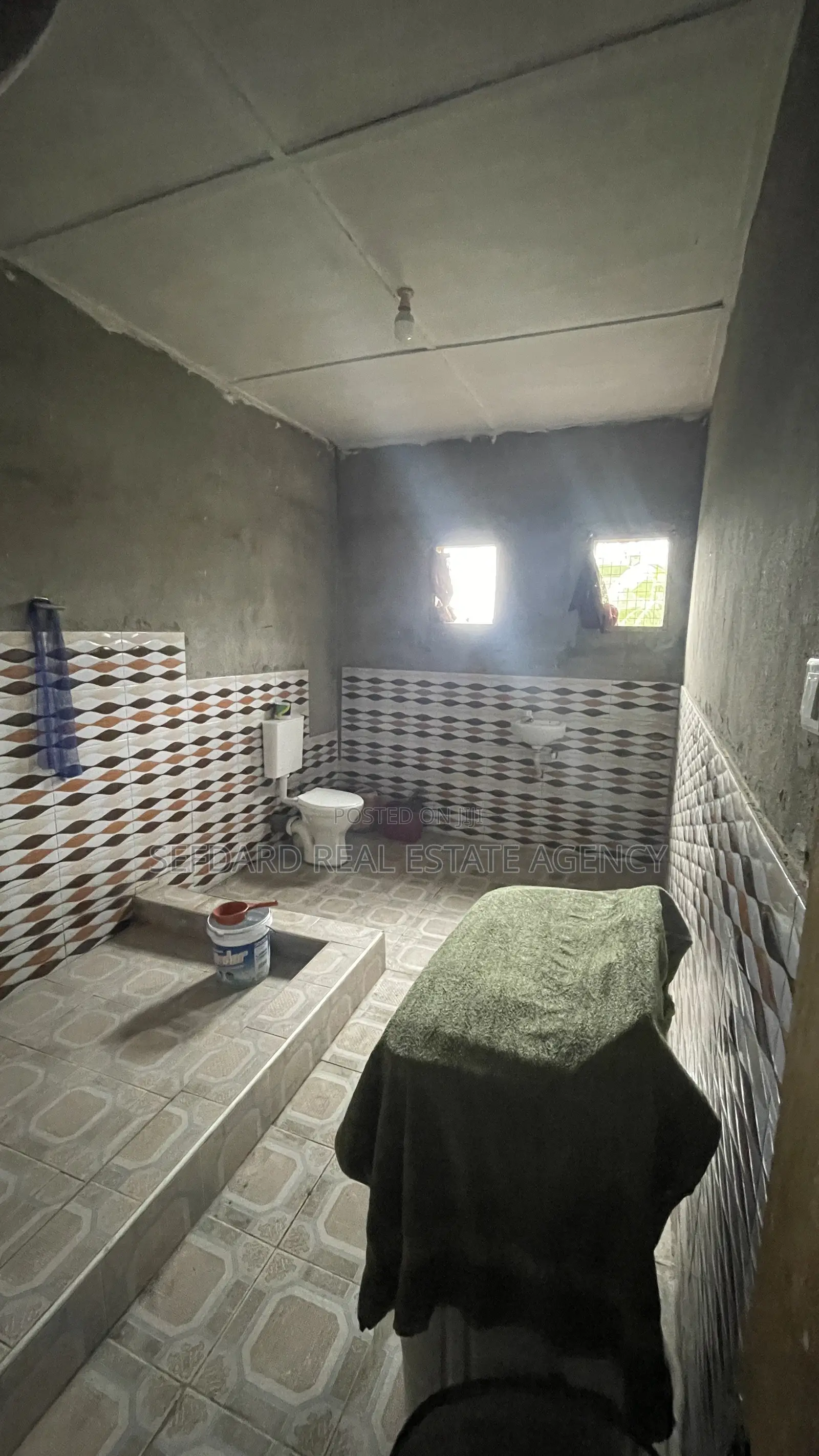3bdrm House in Sefdard Real Estate, Amasaman for sale