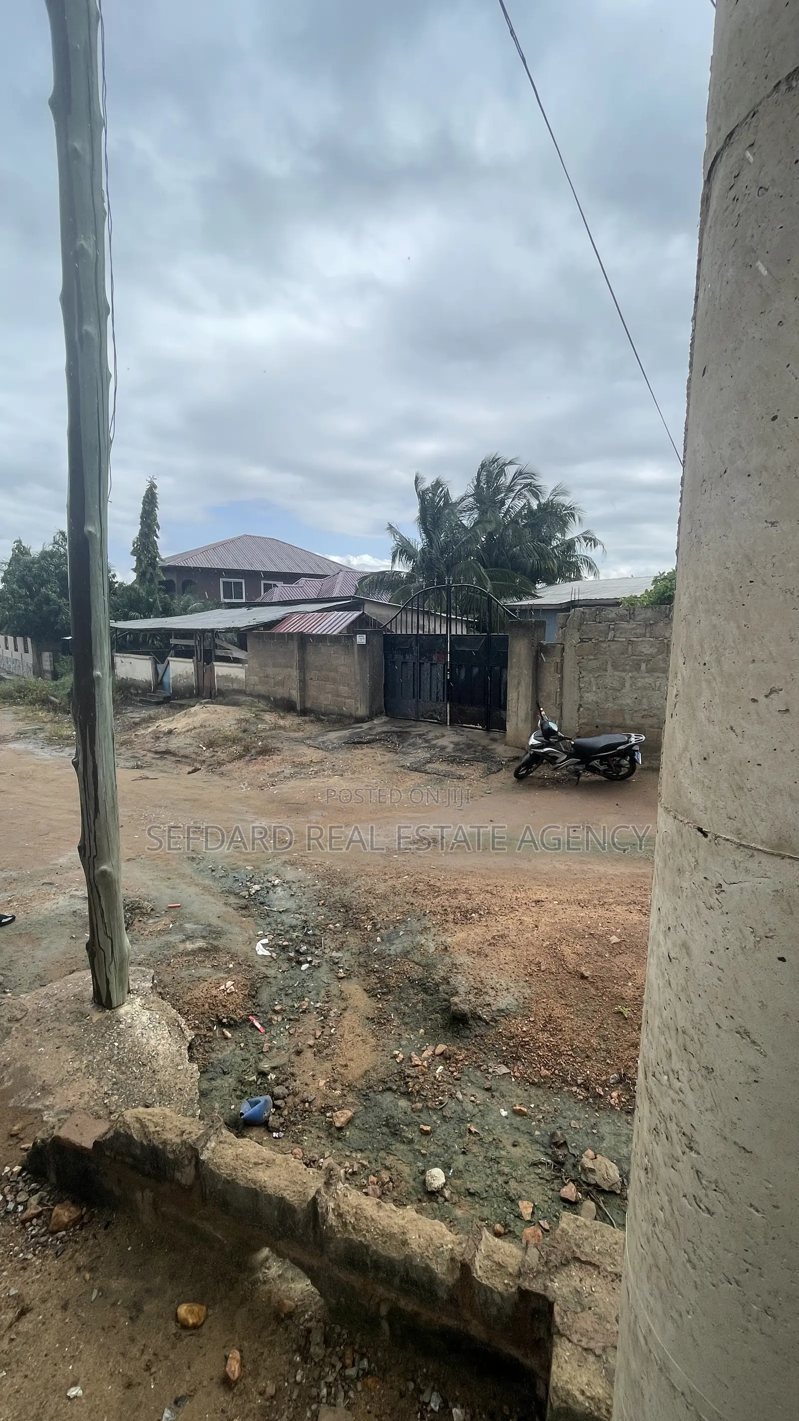 3bdrm House in Sefdard Real Estate, Amasaman for sale