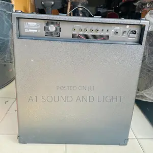 Yamaha [Kb 400] 3 Channels Keyboard Combo