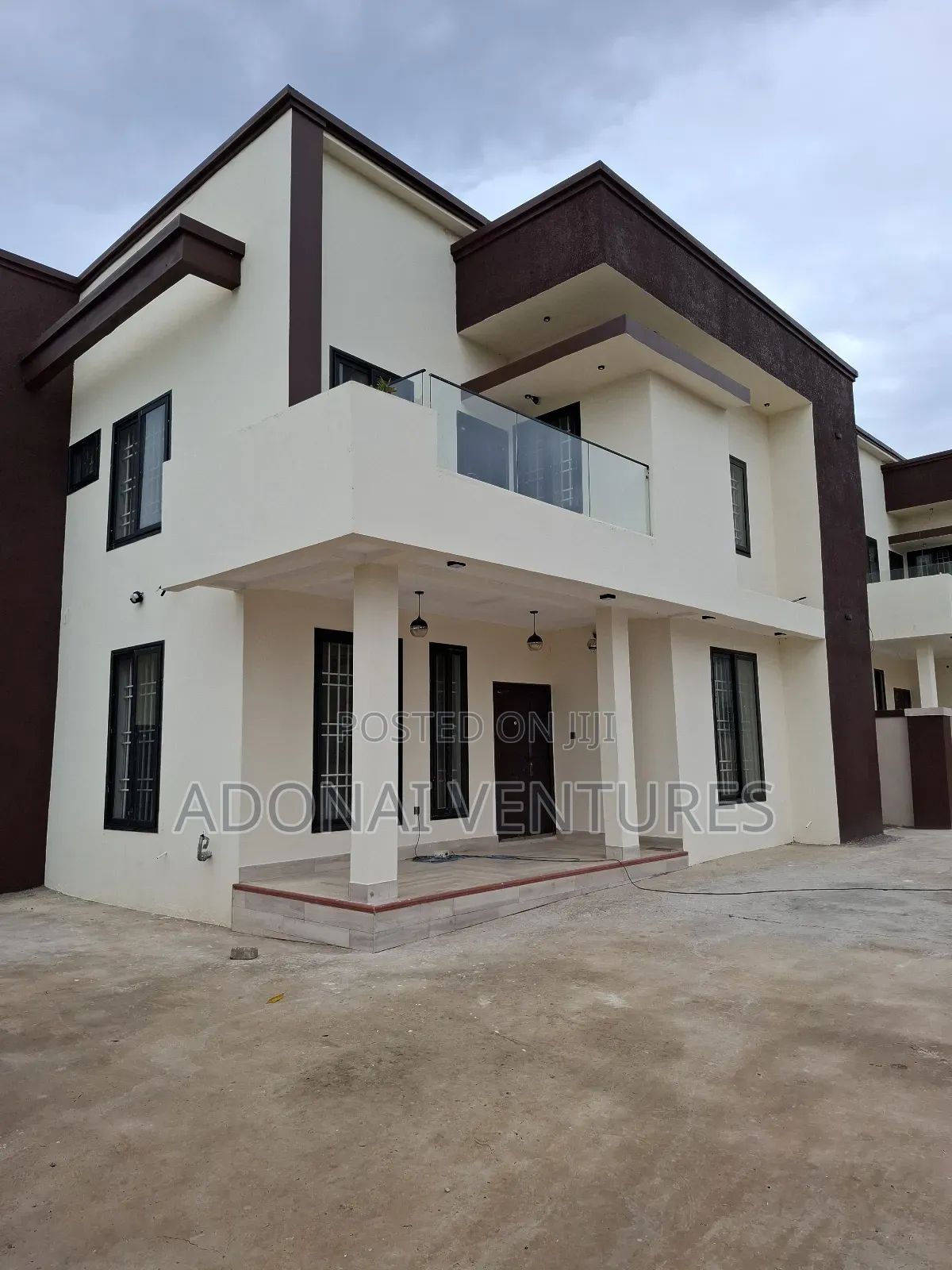 4bdrm House in Ahodwo Daban, Kumasi Metropolitan for sale