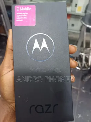 New Motorola Razr 5G 256 GB Gold