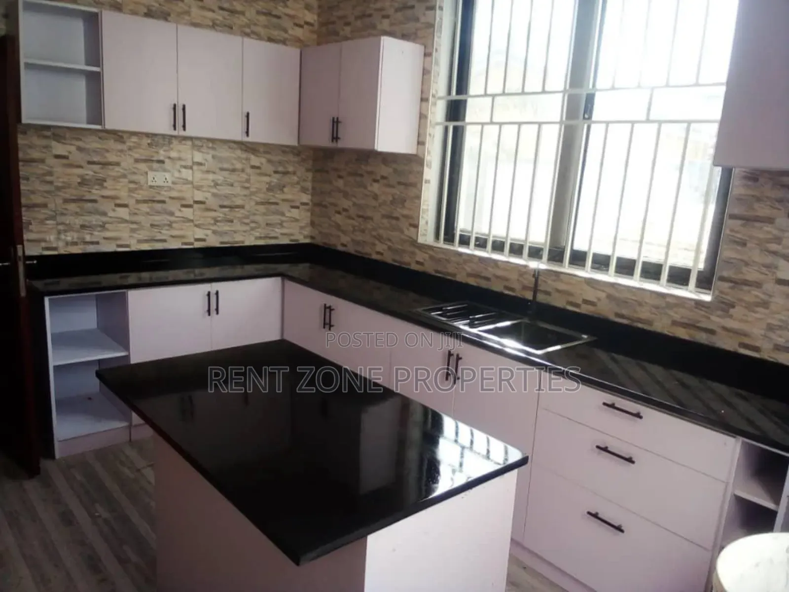 4bdrm Duplex in Rent Zone Properties, Amasaman for rent