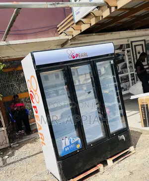Energy Efficient Pearl PVC-1540-28ab 3 Door Display Fridge.