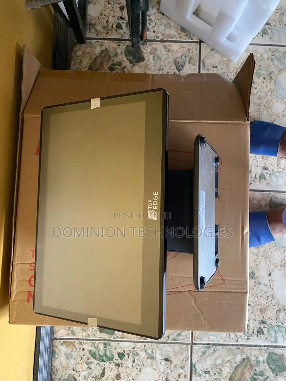 Top Edge Single Screen I5/6th Gen-2.3ghz/8g/256g/15.6" Pos