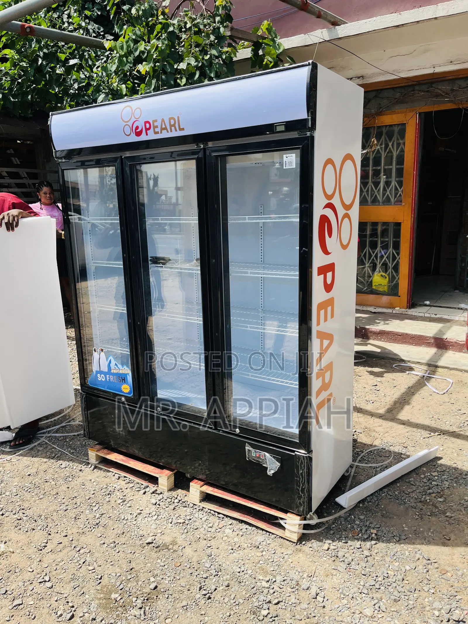 Check Out Original PearlPvc-1540-28ab 3 Door Display Fridge