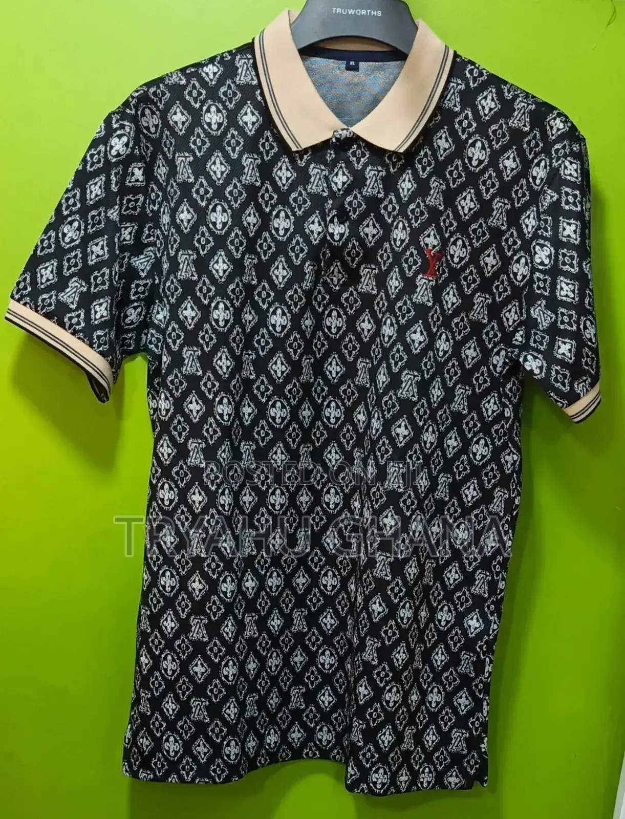 Original Louis Vuitton Round Neck T-Shirts at Tryahu Now