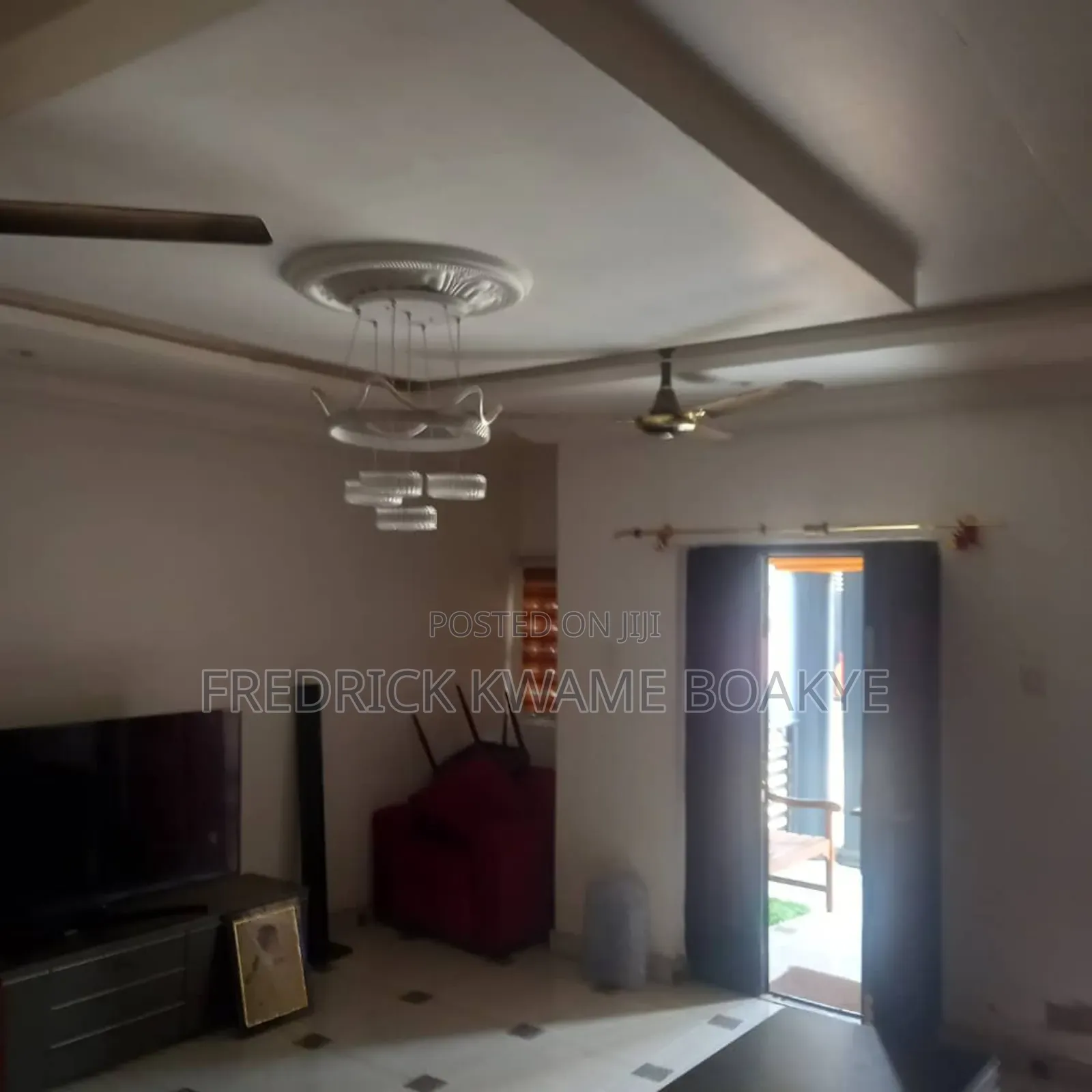 6bdrm House in Brother K Estate, Kumasi Metropolitan for sale