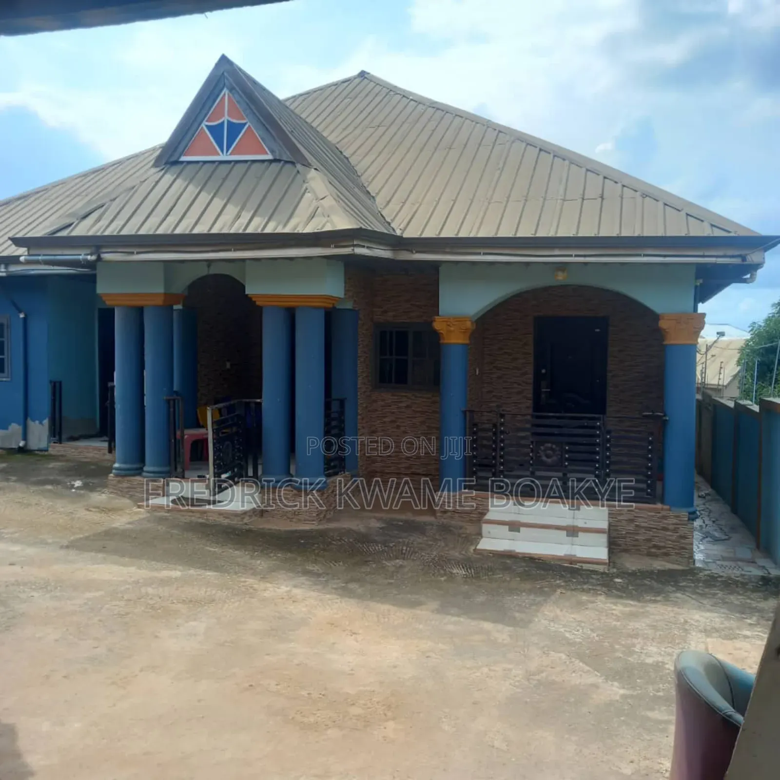 6bdrm House in Brother K Estate, Kumasi Metropolitan for sale