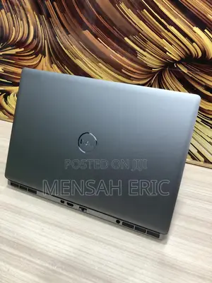 Laptop Dell Precision 7560 32GB Intel Xeon SSD 256GB