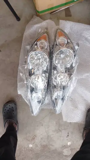Toyota Camry Headlight Pair 2004 2005 2006