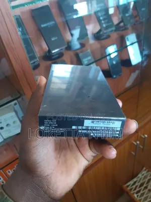 New Samsung Galaxy S22 5G 128 GB Black