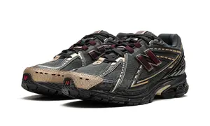 New Balance 1906r "Kith Black"