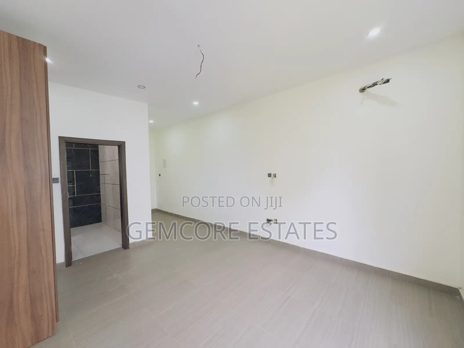 5bdrm House in East Legon for sale
