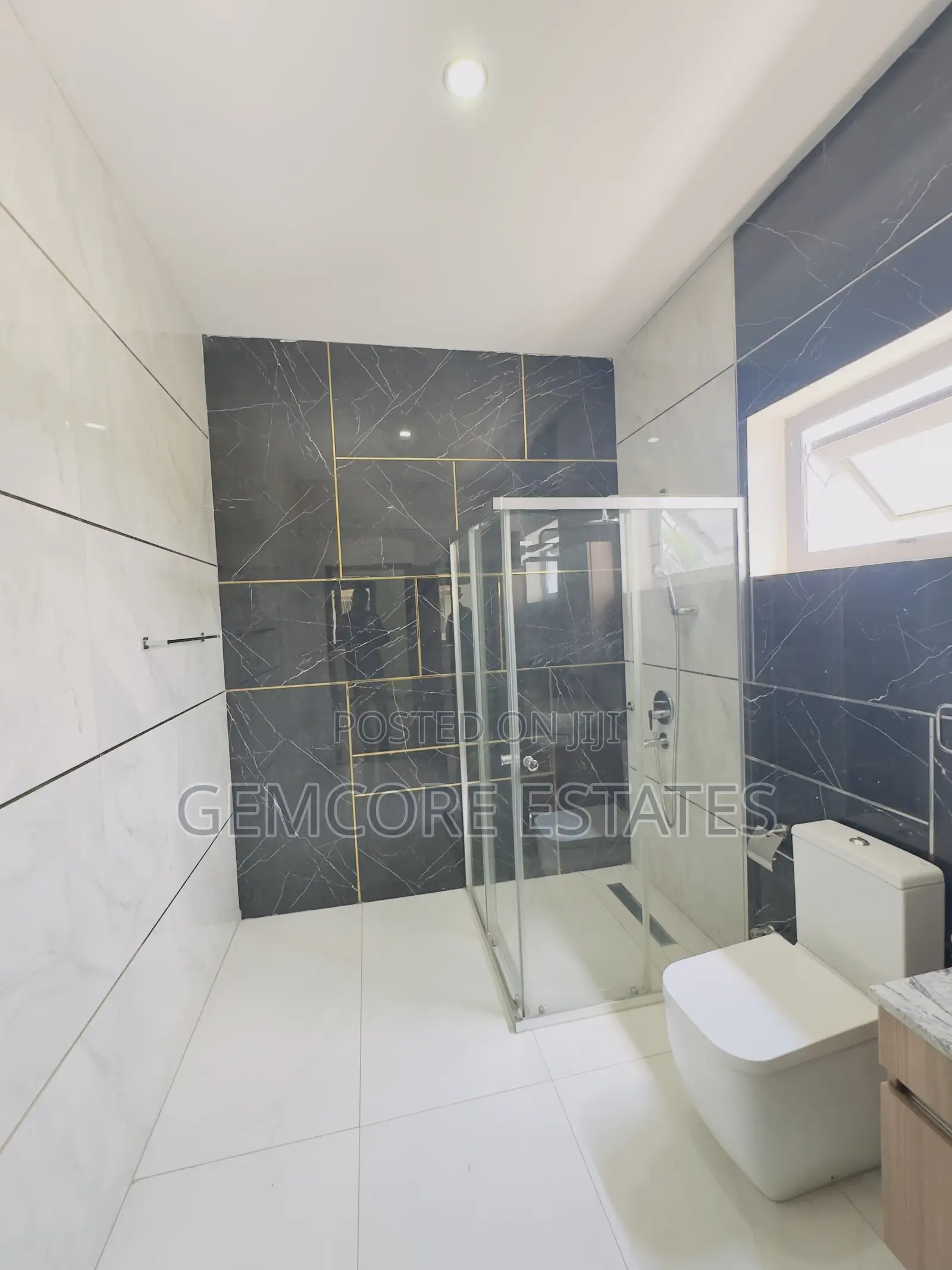 5bdrm House in East Legon for sale