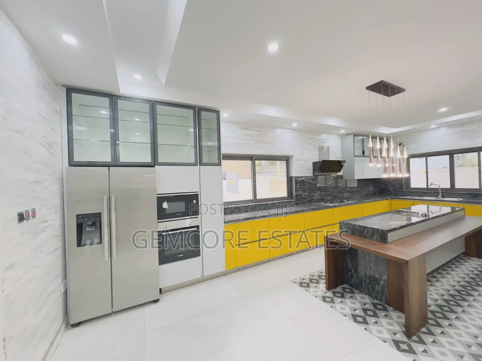 5bdrm House in East Legon for sale
