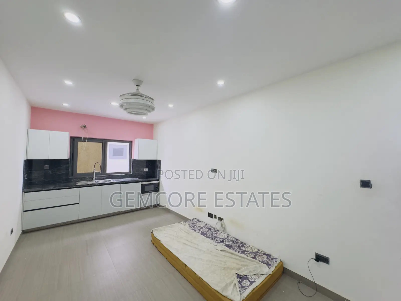5bdrm House in East Legon for sale