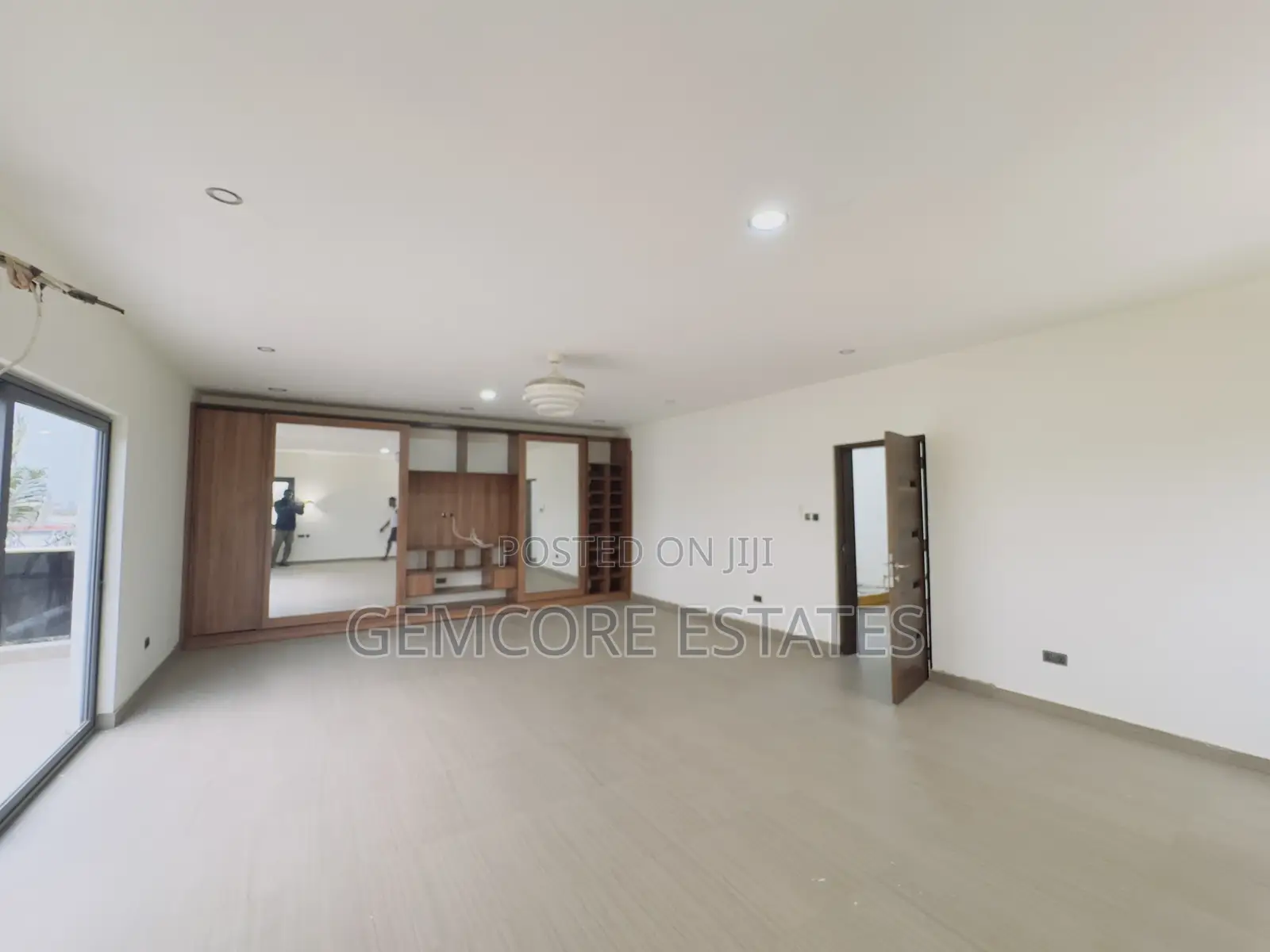 5bdrm House in East Legon for sale