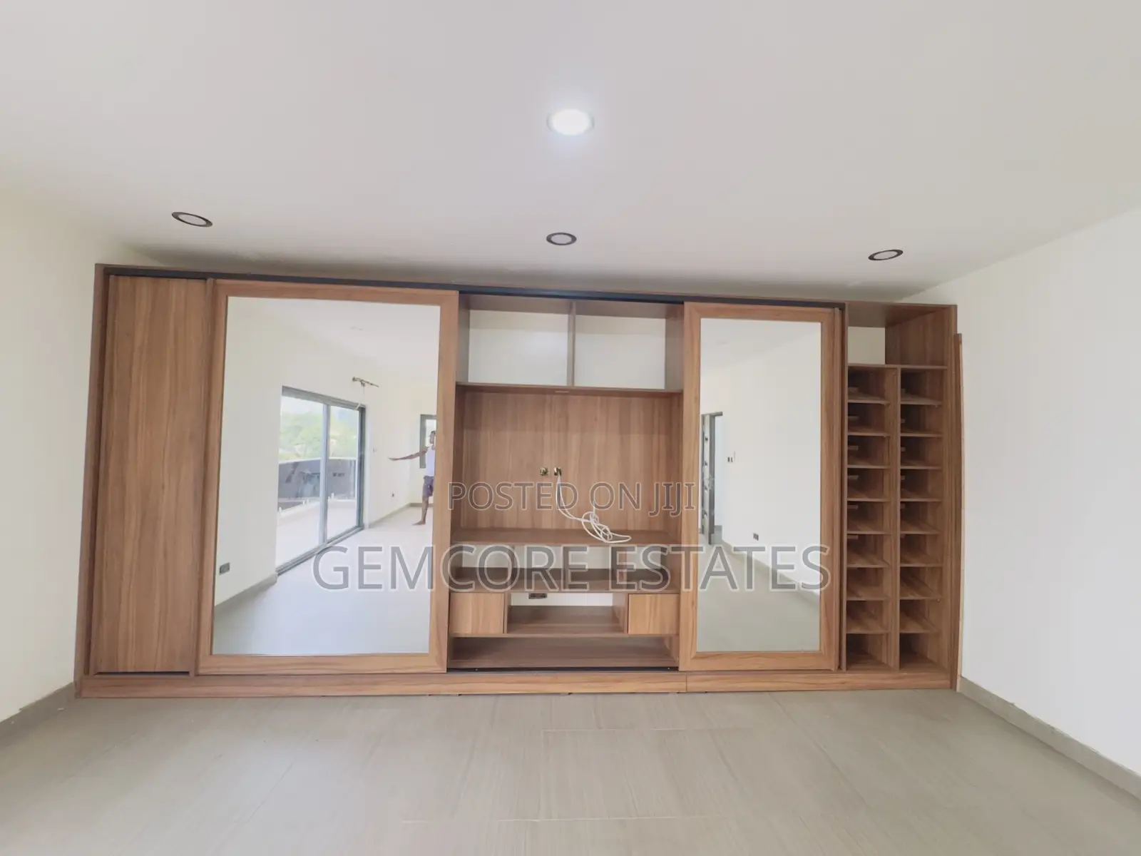 5bdrm House in East Legon for sale