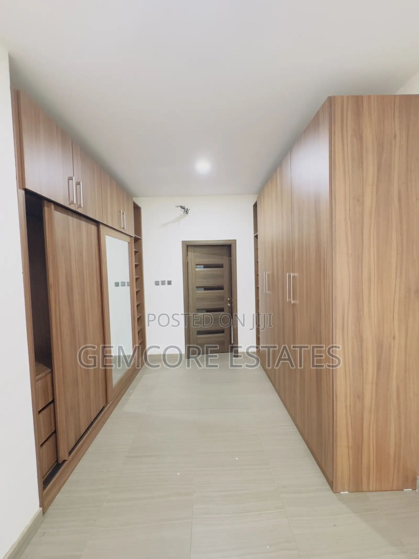 5bdrm House in East Legon for sale