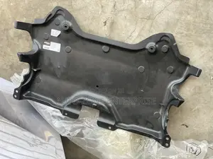 Mercedes Benz C250,C300 Engine Cover