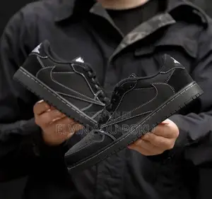 Travis Scott Air Jordan 1 Low Og "Black Phantom"