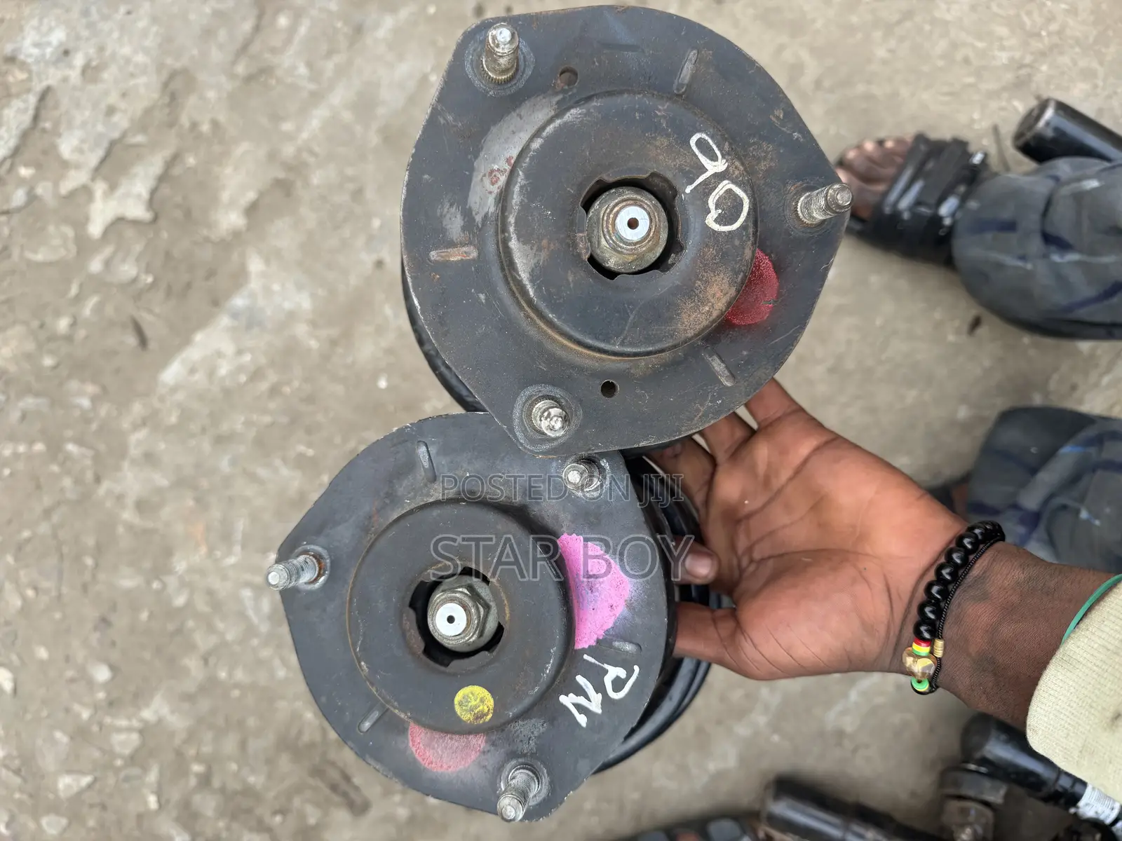 Toyota Camry: 2007 to 2010 Front Shocks