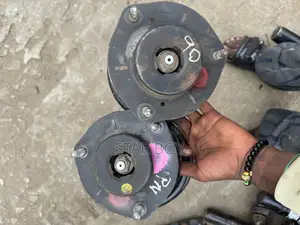 Toyota Camry: 2007 to 2010 Front Shocks