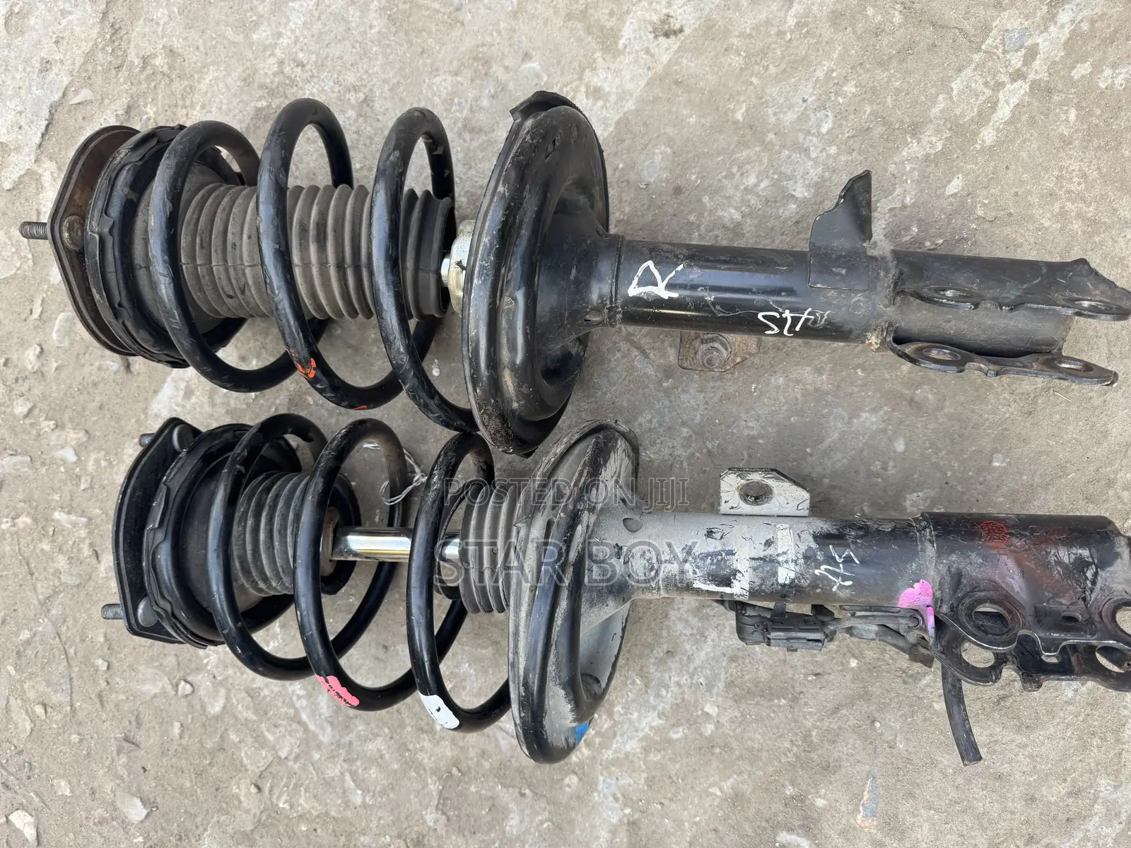 Toyota Camry: 2007 to 2010 Front Shocks