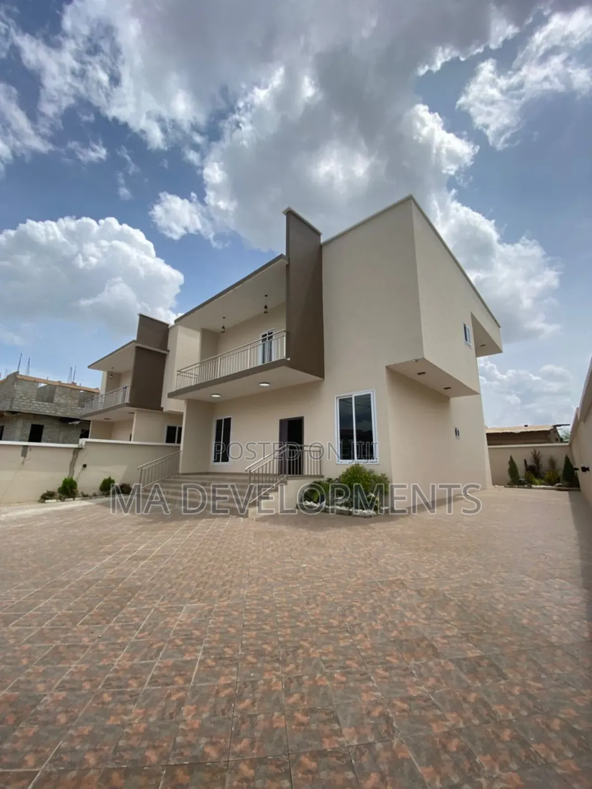 3bdrm Duplex in Madev Realty, Pokuase for sale