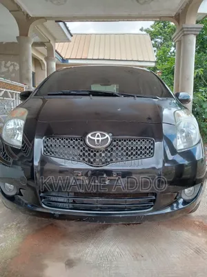 Toyota Yaris 2011 Black