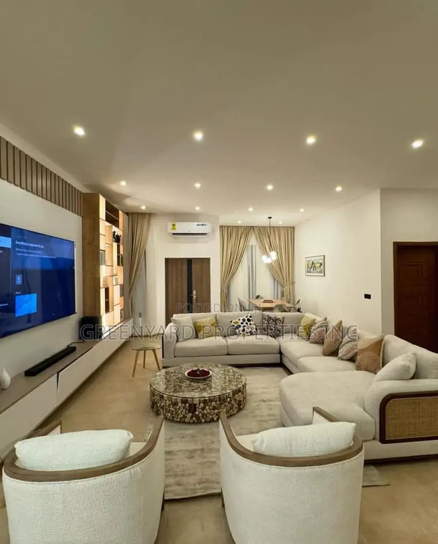 3bdrm House in Community 8, Lake Side Estate for sale